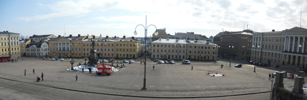 Senaatintori maaliskuussa.